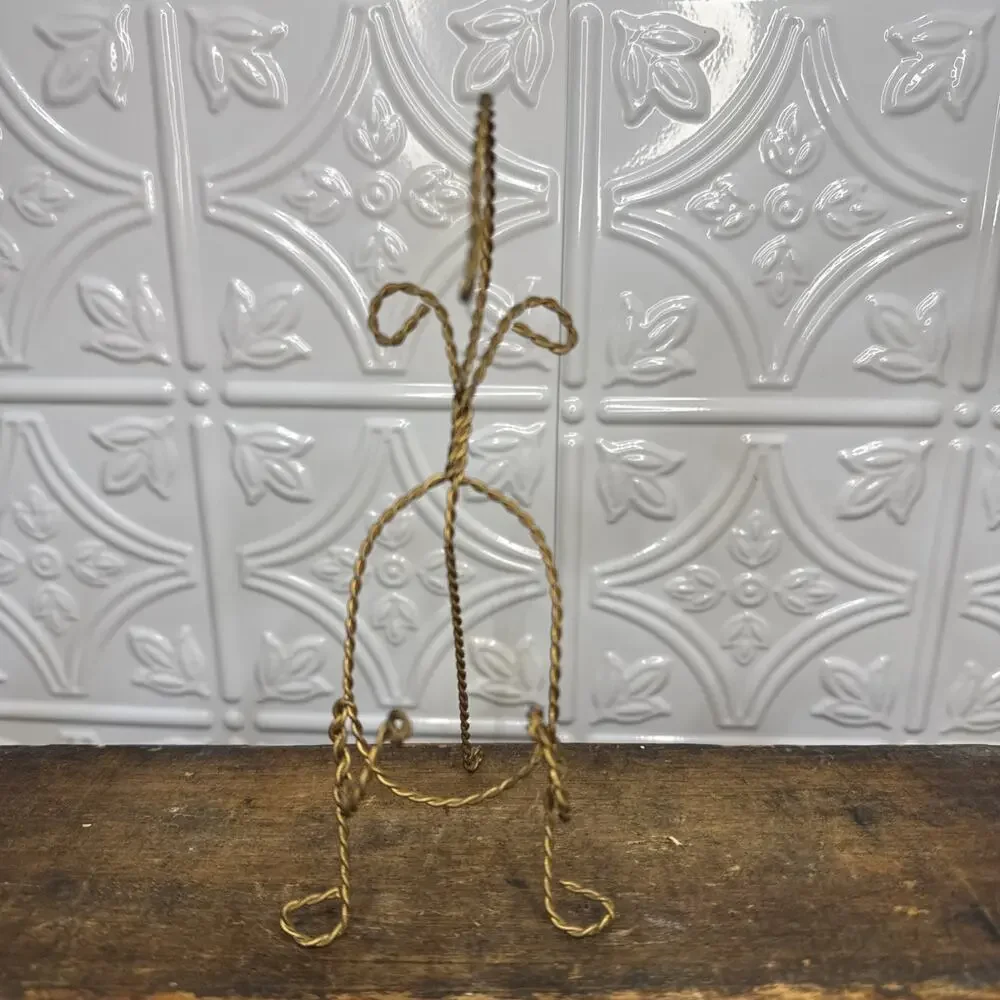 Vintage Twisted Metal Wire Demitasse Cup Easel Holder 6.5” Tall Loop feet